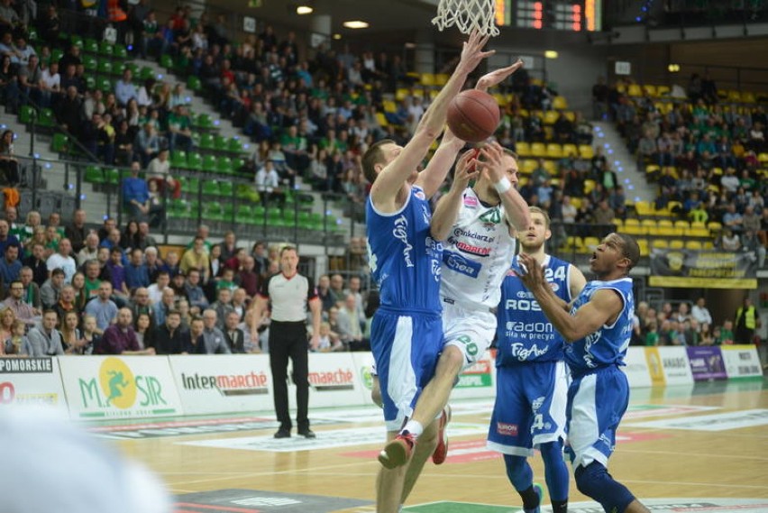 10 kwietnia koszykarze Stelmetu BC Zielona Góra grali z Rosą...