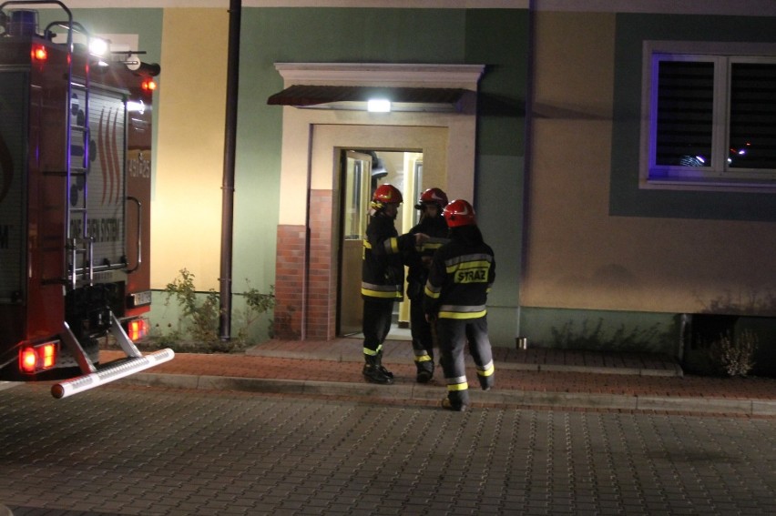 KROTOSZYN: W jednym z mieszkań ulatniał się gaz. Interweniowała straż pożarna [ZDJĘCIA]