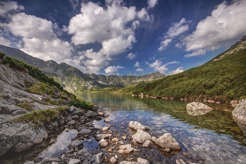 Letnia panorama Wielkiego Stawu Polskiego....