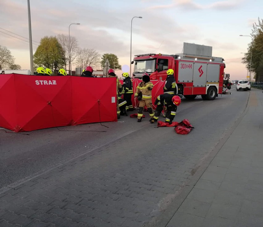 Strażacy z OSP Banino ratowali życie motocykliście. Nie udało się