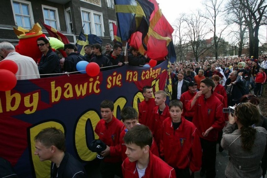 Tak kibice świętowali 60. urodziny Pogoni Szczecin. W 2008...