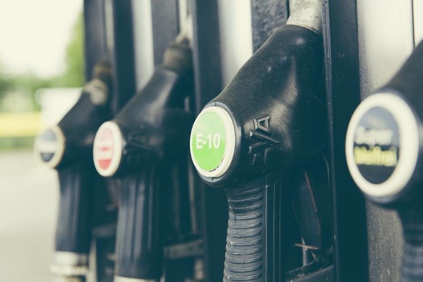 Ceny na stacjach paliw w Suwałkach. Sprawdź, gdzie zatankujesz najtaniej