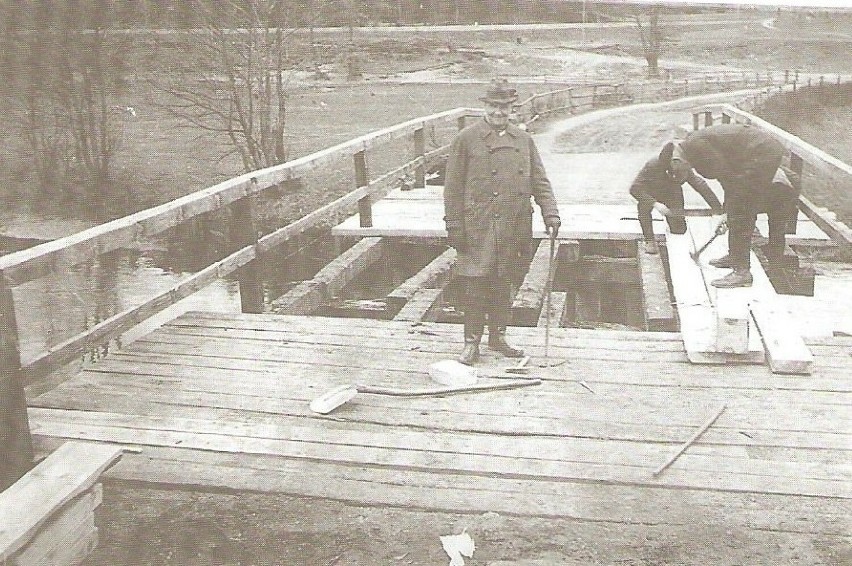 Osieki 1935 - budowa mostu
