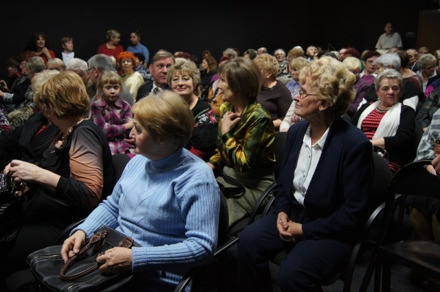 "Dzieje (się) świata" - realizacja projektu "Teatr nas uczy pogody" UTW w Radomsku