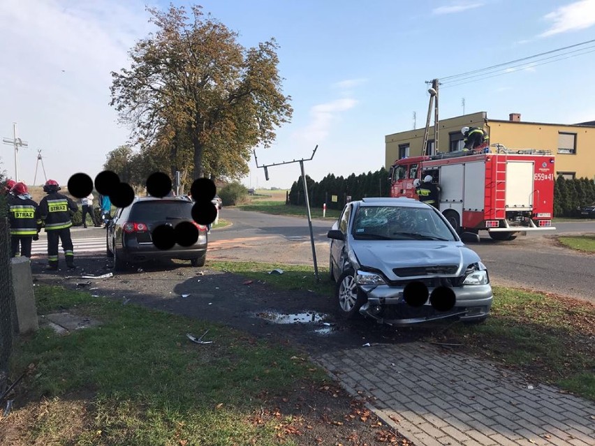 Gmina Nekla: Zderzenie dwóch samochodów na skrzyżowaniu w Podstolicach 