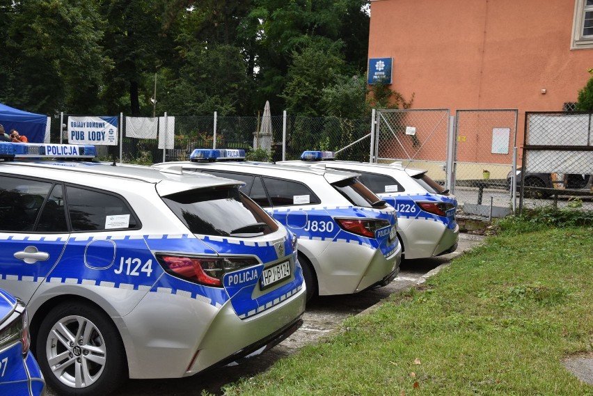 Nowe radiowozy dla opolskiej policji.