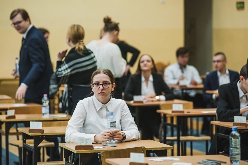 08.05.2019 Matura 2019 z języka angielskiego p. podstawowy w...