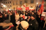 Demonstracja zwolenników KOD przed siedzibą PiS w Łodzi [ZDJĘCIA]