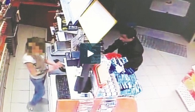W jednym ze sklepów złodzieja zarejestrowała kamera monitoringu. Policja prosi o pomoc w ustaleniu, kim on jest