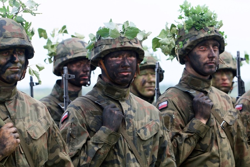 Poligon szkoleniowy „Zajezierze”. Ćwiczenia taktyczne żołnierzy z kompanii Dobrowolnej Zasadniczej Służby Wojskowej. Fotorelacja