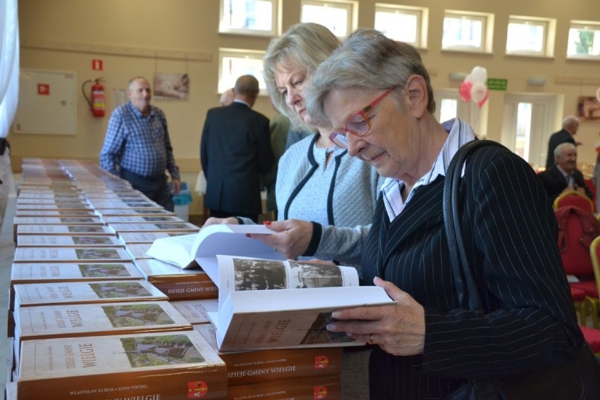 W Wielgiem miała miejsce promocja książki o dziejach gminy,...