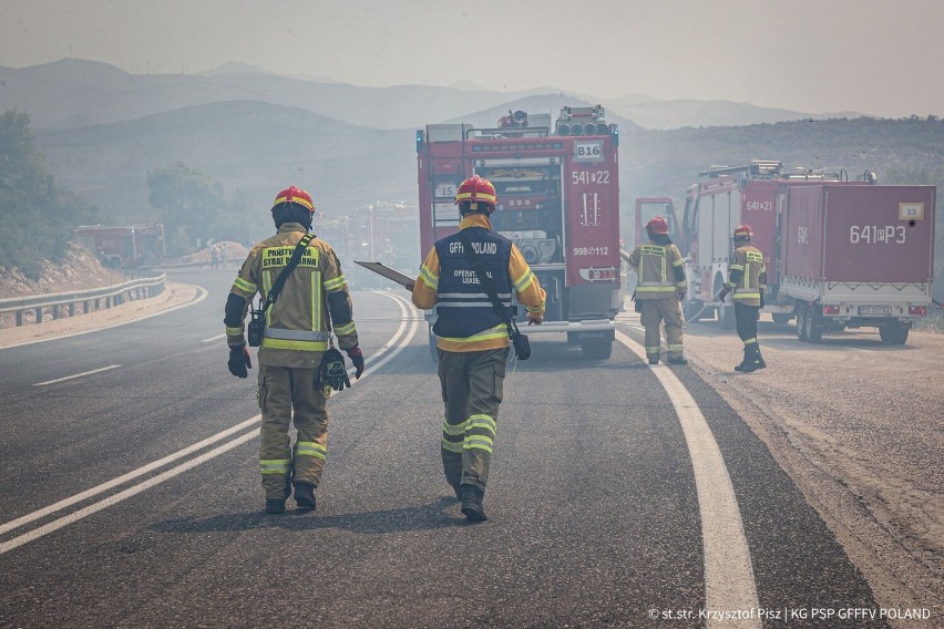Trudna misja w Grecji. Strażacy z Pleszewa walczą z ogniem w...