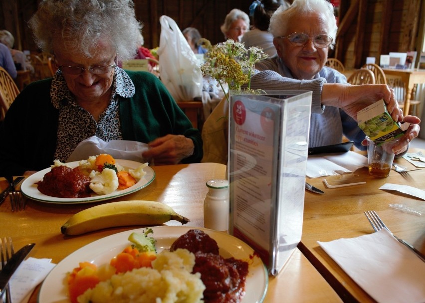 Do ciepłych posiłków dla seniorów dopłacą gorzowskie spółki...