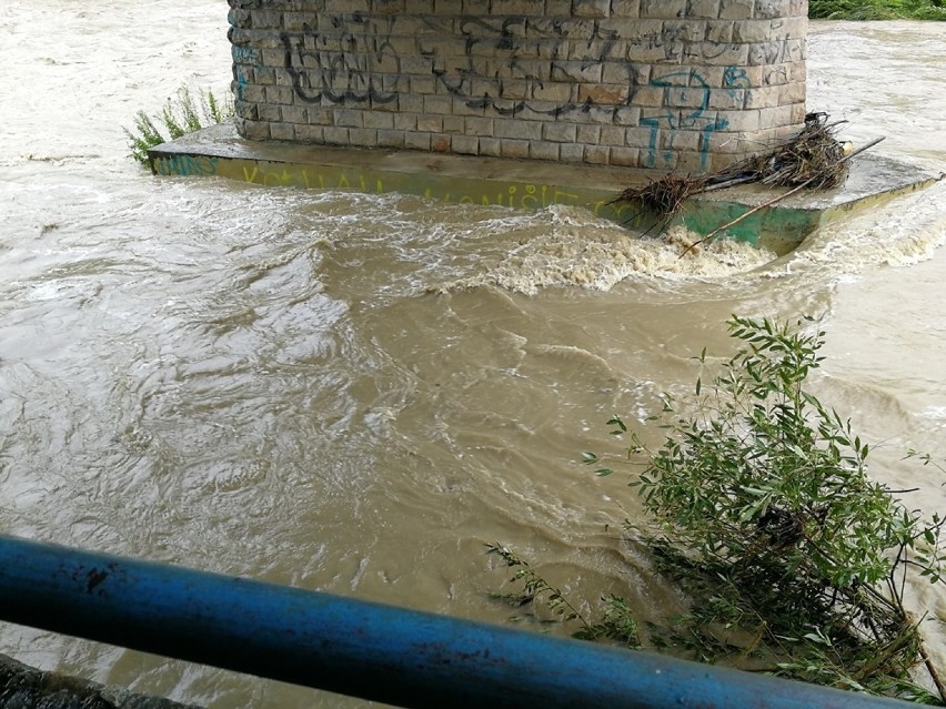 Przekroczone stany alarmowe na Dunajcu i Kamienicy. Najwyższy stopień zagrożenia