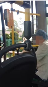 Awantura w autobusie. "Smród! Trzeba się zacząć myć" [FOTO, WIDEO]