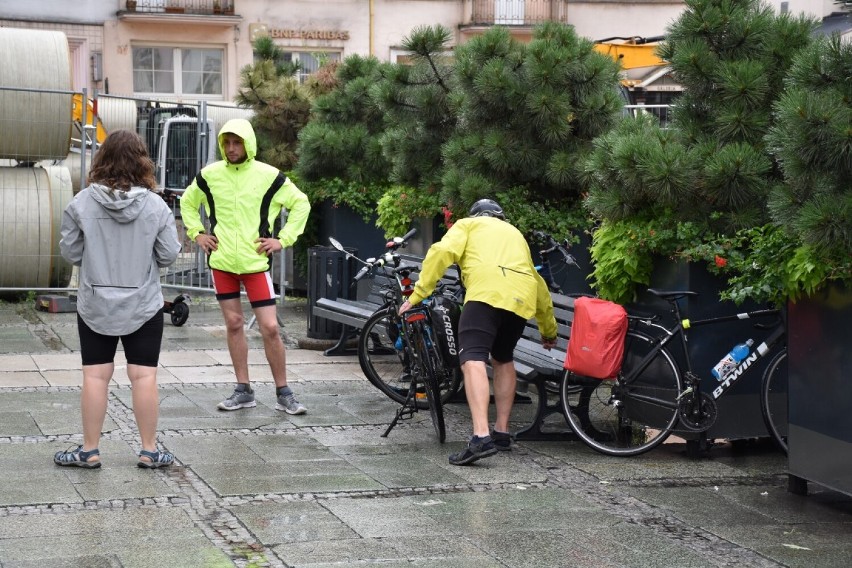 Tour de Calisia 2022. Wystartowało ponad stu cyklistów. ZDJĘCIA