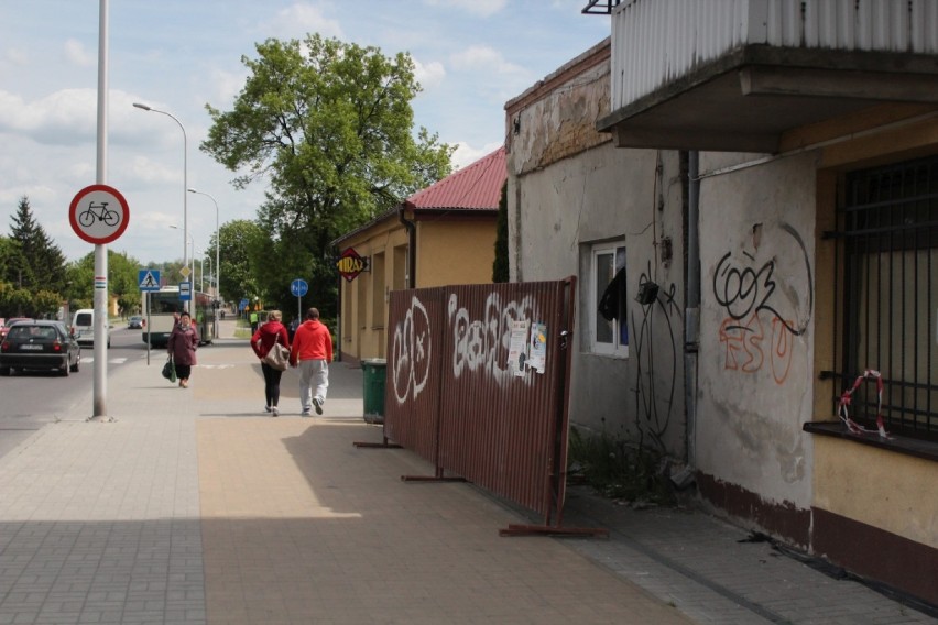 Chełm. Budynek do rozbiórki, nadal "straszy" mieszkańców ul....