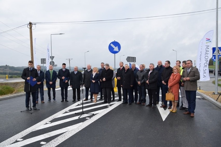 Z wielką pompą otworzyli drugi odcinek obwodnicy Wolbromia