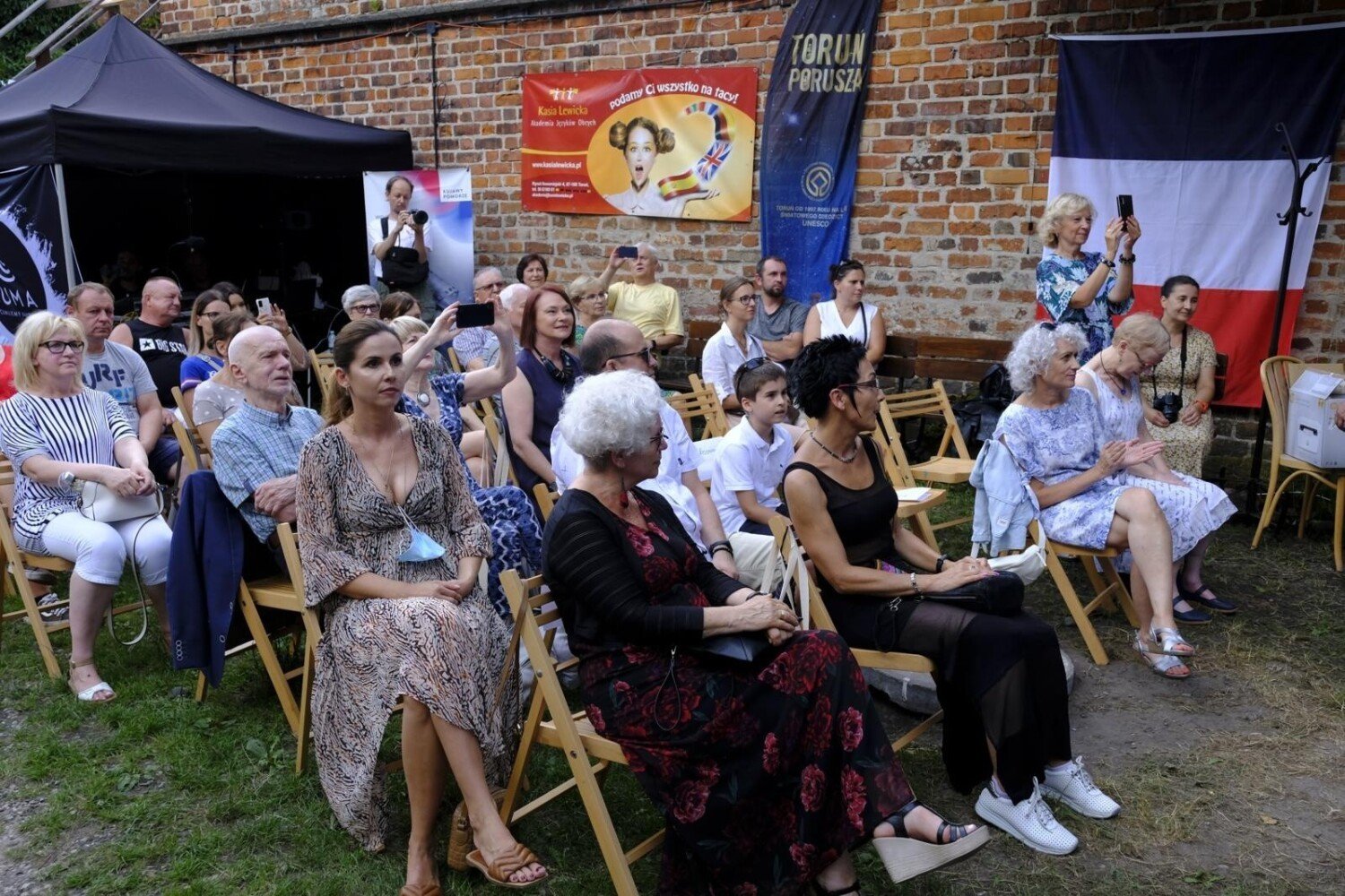 Rencontres de jardin avec des chansons ukrainiennes et françaises pour Loutsk