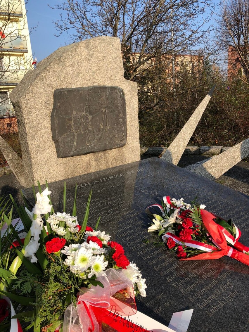 WRZEŚNIA: Pojazd pancerny z okresu Powstania Wielkopolskiego można zobaczyć pod pomnikiem 68 Pułku Piechoty [FOTO]