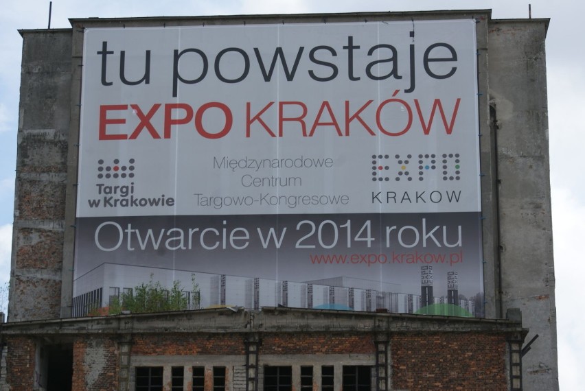 Baner informacyjny o miejscu powstawania EXPO Kraków. Fot....