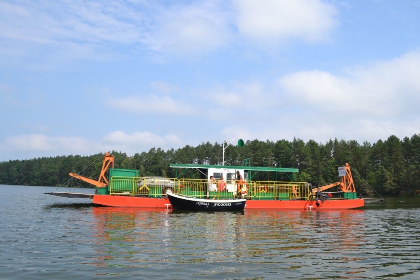 Prom ,,Koronowo’’ kursuje  przez  Zalew KoronowskiFLESZ OD...