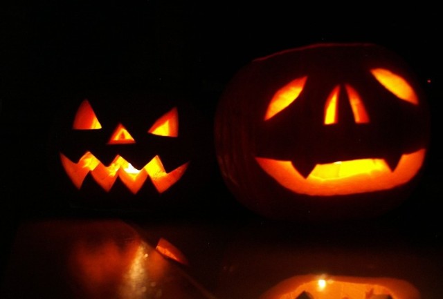 31 października MDK w Radomsku zaprasza miłośników horrorów do Kina Pasja na „Noc filmową – Maraton Halloween”. Projekcje zaczynają się od godz. 20. Jakie filmy zobaczą kinomaniacy? >>>