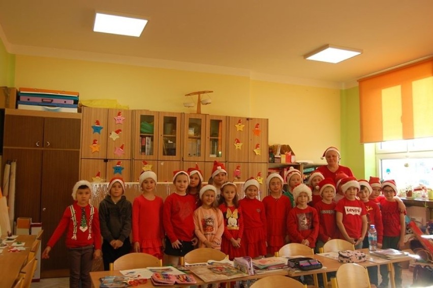 Szkoła w Stąporkowie zaroiła się od Mikołajów. Zobaczcie wszystkie zdjęcia!