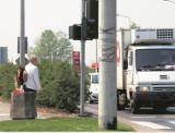 Policja nie chce zieleni w pobliżu skrzyżowań