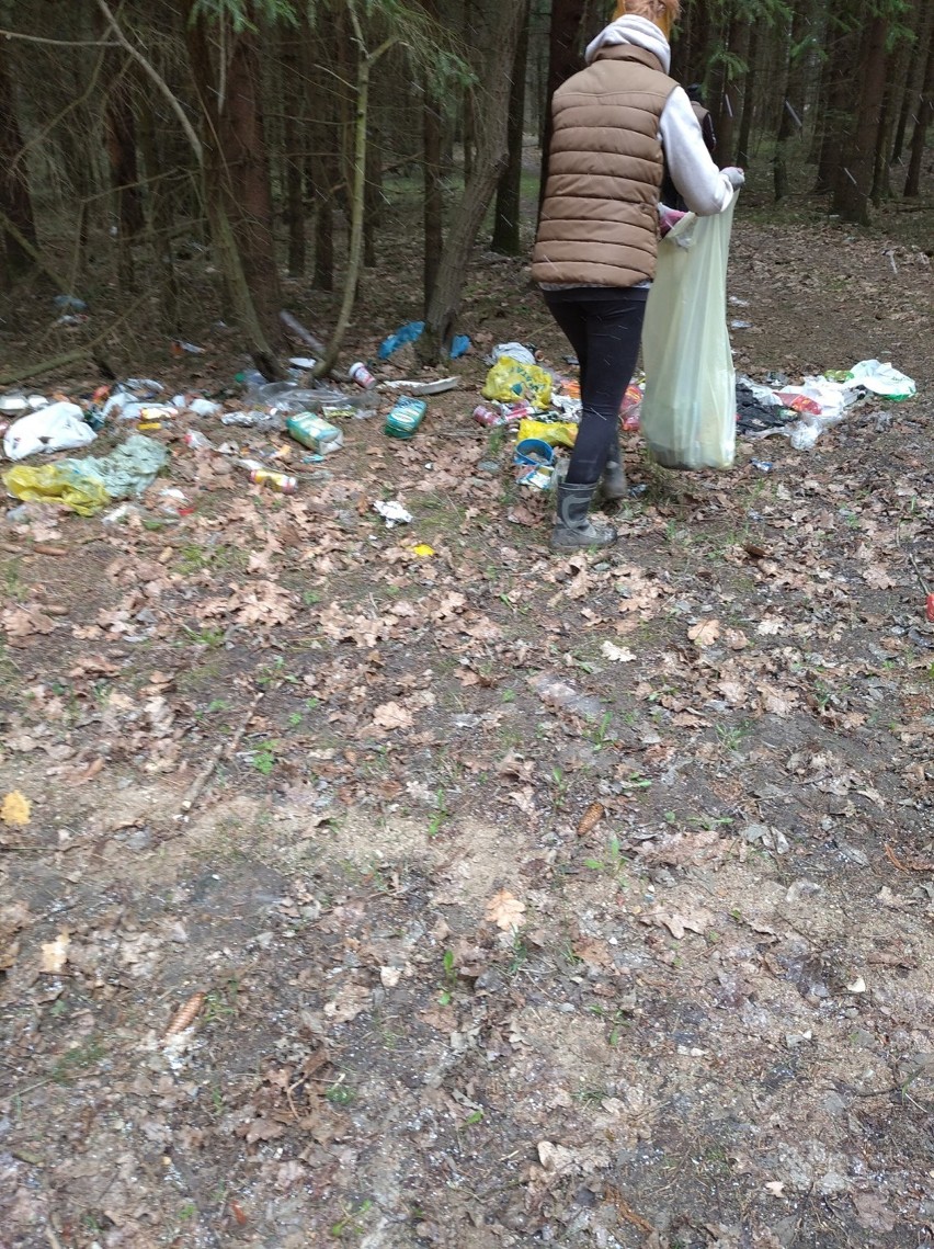 Akcja Sprzątanie Świata w gminie Filipów. Śmieci zbierają urzędnicy i mieszkańcy wsi [Zdjęcia] 