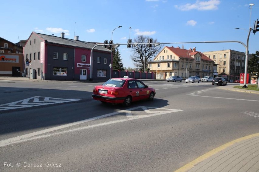 Wałbrzych: Włączyli sygnalizację koło KFC. Miało być lepiej a jest paraliż miasta.