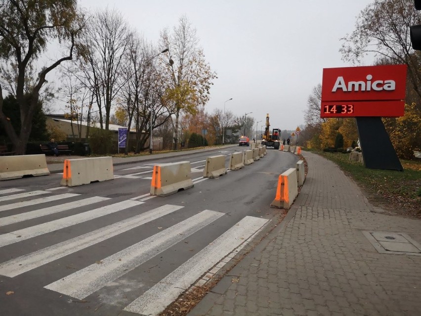 Wronki. Ruch samochodów osobowych i pieszych wrócił na most [ZDJĘCIA]