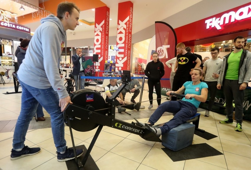 WOŚP 2019. Szczecinianie bili rekord w wiosłowaniu na ergonometrze [ZDJĘCIA, WIDEO]