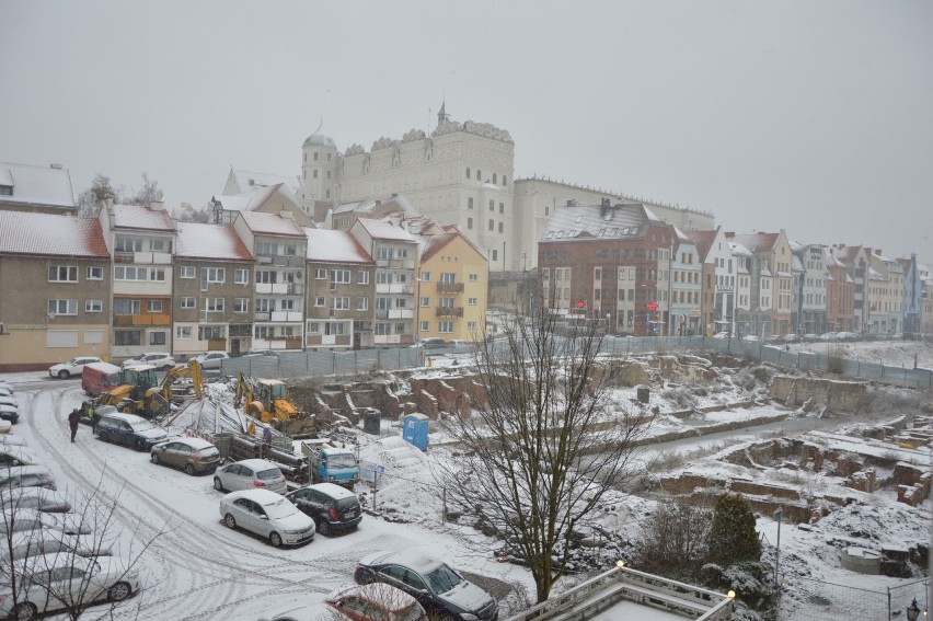 Śnieg sparaliżował ruch w Szczecinie za kilka godzin [ZDJĘCIA]