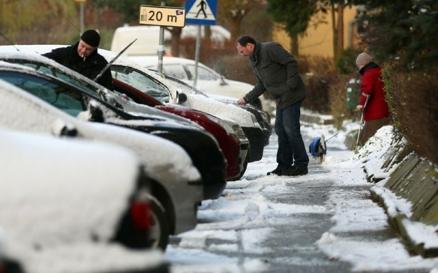 O czym musimy pamiętać zimą na drogach?