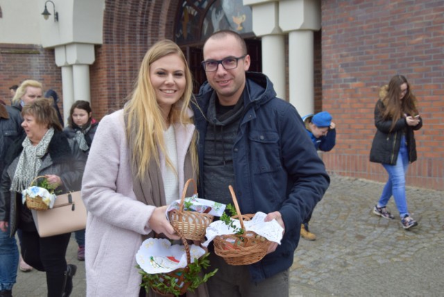 Sobotnie święcenie potraw wielkanocnych w Sanktuarium Bożego Miłosierdzia w Świebodznie