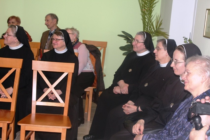 Świętowali w bibliotece w Krosnowicach [ZDJĘCIA]