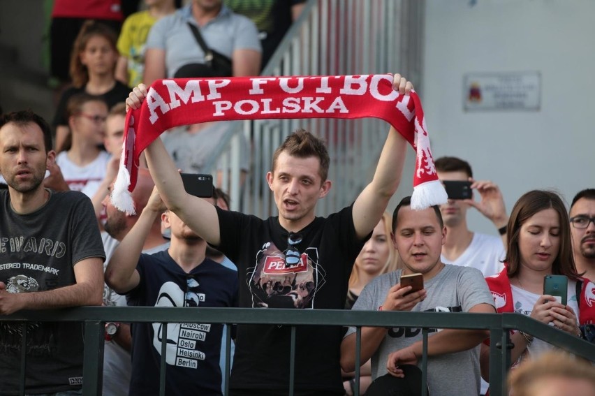 Amp futbol. Kibice na stadionie Prądniczanki na meczu Polska - Irlandia [ZDJĘCIA]