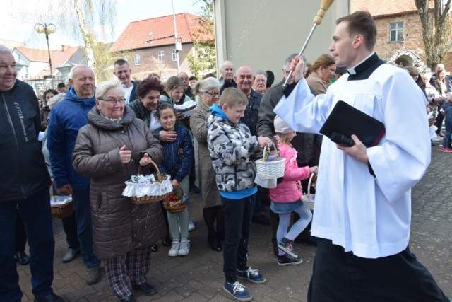 Wielkanoc 2022. Święcenie potraw, parafia pw. NMP Wniebowziętej Zbąszyń - 16.04.2022