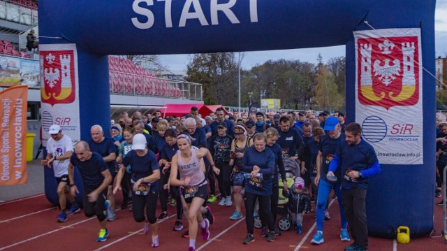 Uczestnicy imprezy w Inowrocławiu biegli z ukochanymi osobami, przyjaciółmi czy swoimi pupilami