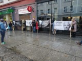 We Wrocławiu trwa protest przeciwko ekstradycji Julianna Assange z Wielkiej Brytanii do USA. Mamy prawo wiedzieć - skandują wrocławianie