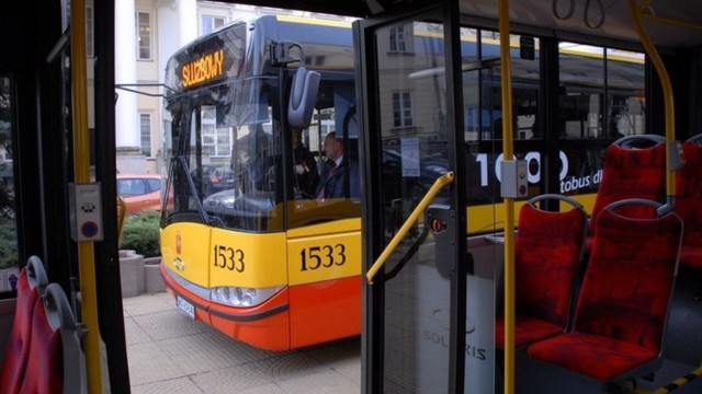 W autobusach wyznaczą miejsca wyłącznie dla dzieci? Mieszkańcy Warszawy narzekają