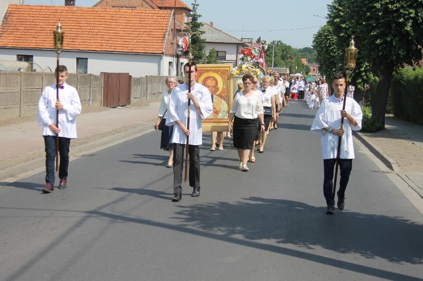 BOŻE CIAŁO: Uroczysta procesja w Rozdrażewie [ZDJĘCIA + FILM]