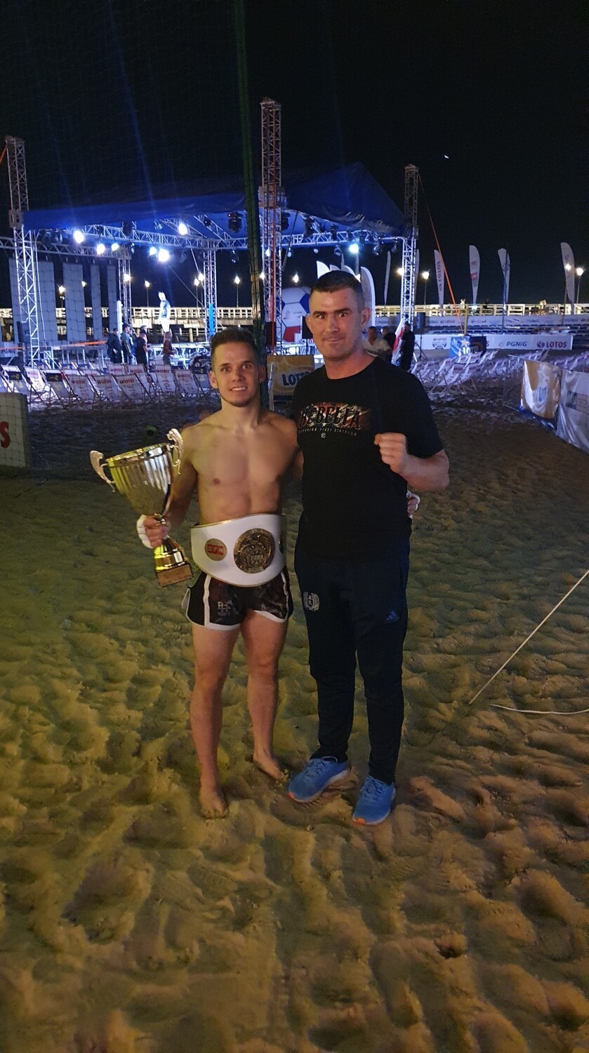Kamil Mateja z Rebelii Kartuzy mistrzem Polski w kickboxingu proam low-kick