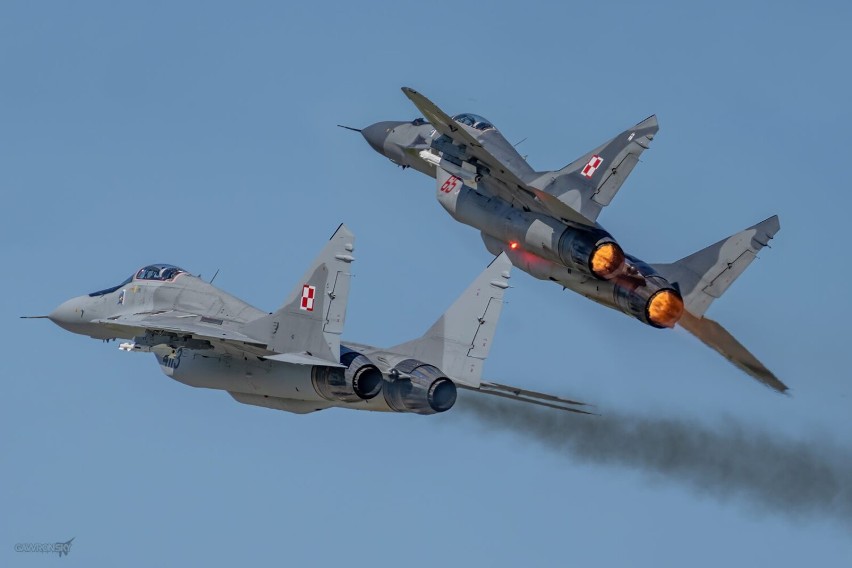 Malbork. Piloci 22 Bazy Lotnictwa Taktycznego na Lotos Gdynia Aerobaltic Airshow 2021