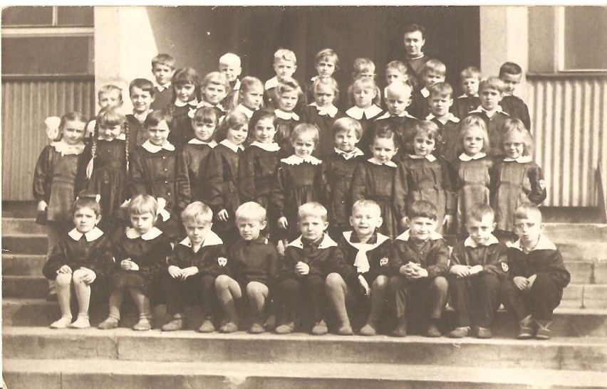 Szkoła Podstawowa nr 8 w Świętochłowicach na archiwalnych zdjęciach