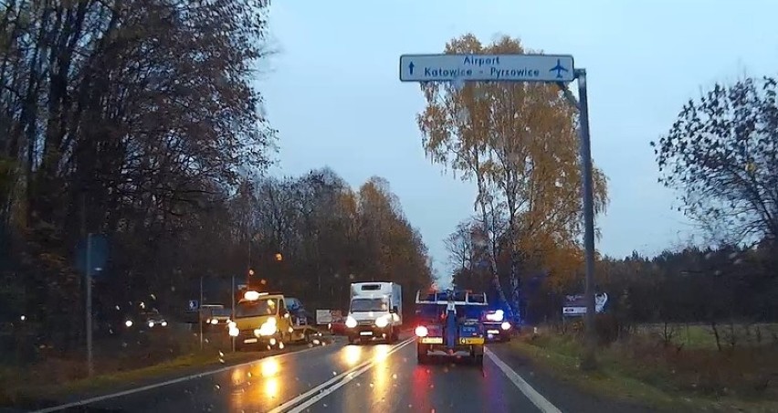 Wypadek 4 samochodów w Świerklańcu