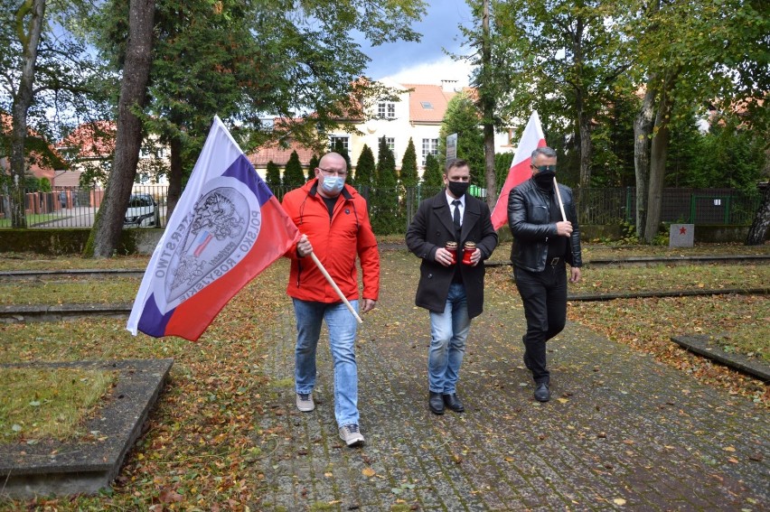 Lębork. W imię przyjaźni polsko-rosyjskiej rajd na cmentarz Armii Czerwonej