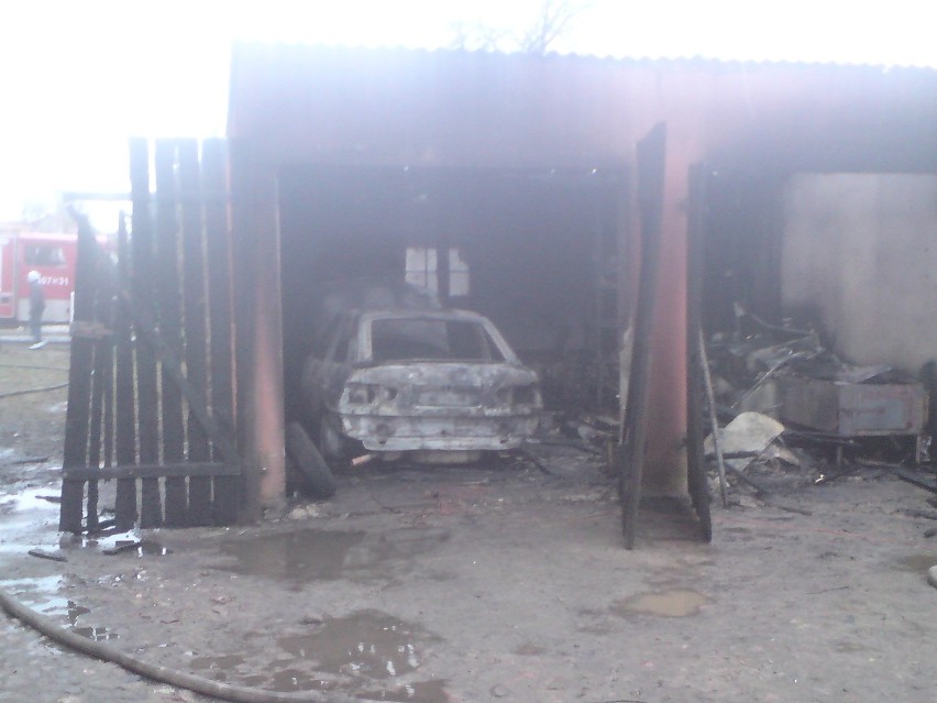 Czarna Dąbrówka: Płonął w swoim garażu