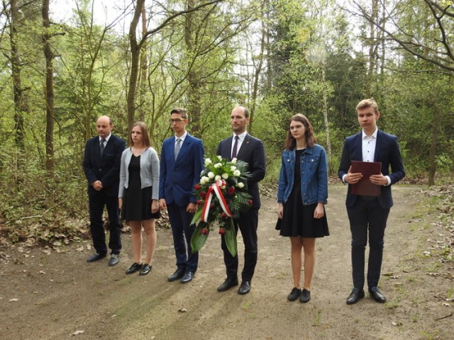Oddano hołd zamordowanym w lesie w Jarogniewicach